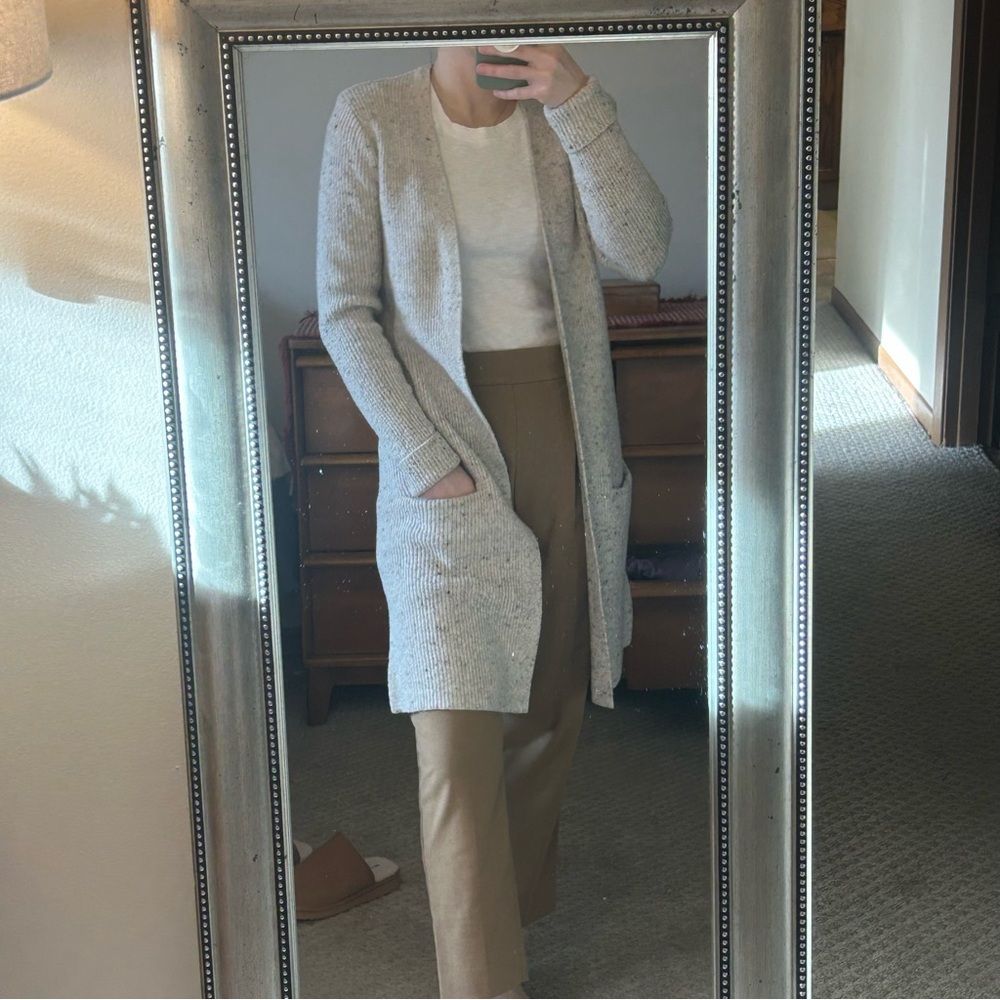 Old Navy Women's Light Gray Cardigan Sweater